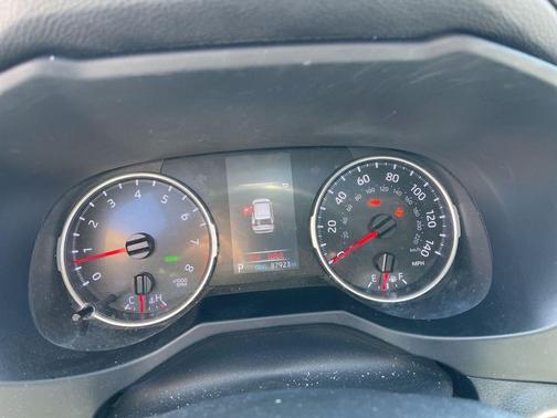 Silver Sky Metallic 2020 Toyota RAV4 XLE Premium