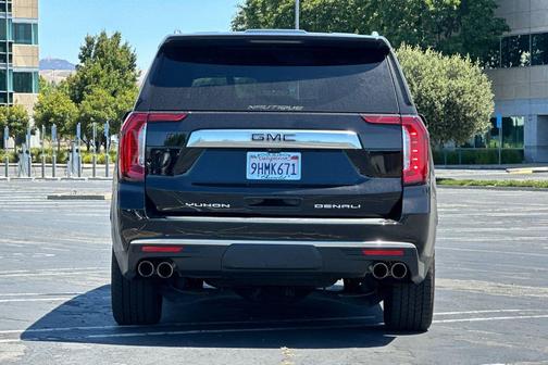 Onyx Black 2023 GMC Yukon XL Denali