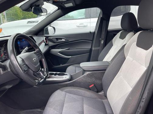 Mosaic Black Metallic 2024 Chevrolet Trax FWD 1RS