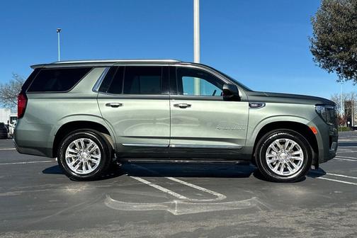 Frosted Pine Metallic 2024 GMC Yukon SLT