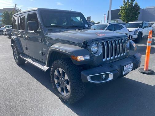Sting-Gray Clearcoat 2019 Jeep Wrangler Unlimited Sahara