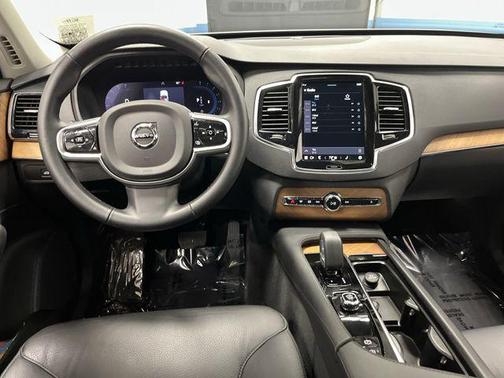 2025 Volvo XC90 B6 Plus 7-Seater