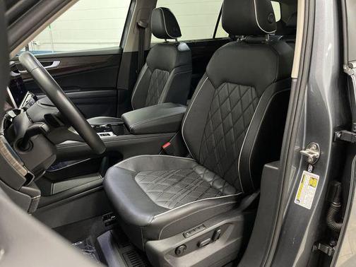 2024 Volkswagen Atlas 2.0T SEL Premium R-Line 4MOTION