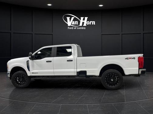 Oxford White 2023 Ford F-250 XL
