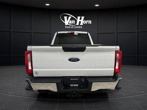 Oxford White 2023 Ford F-250 XL