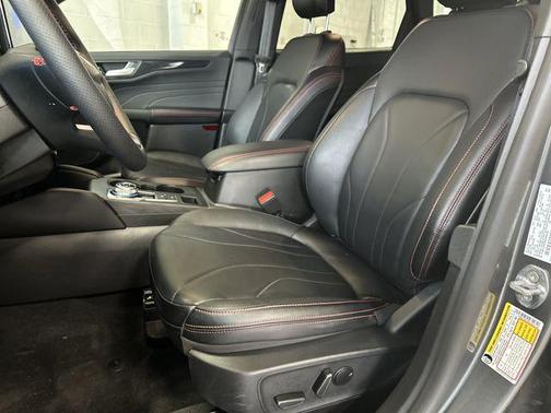 2025 Ford Escape ST-Line Elite