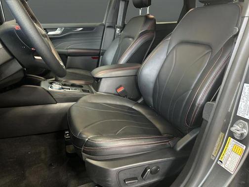 2025 Ford Escape ST-Line Elite