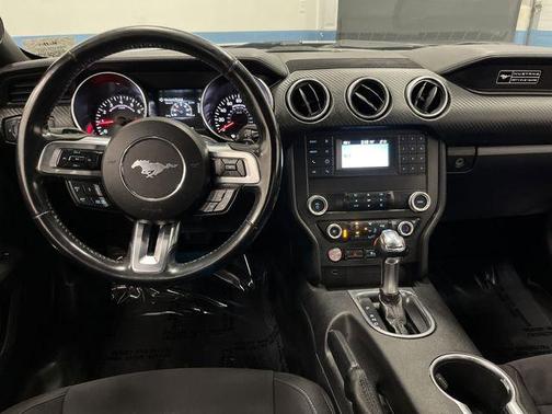 2020 Ford Mustang EcoBoost