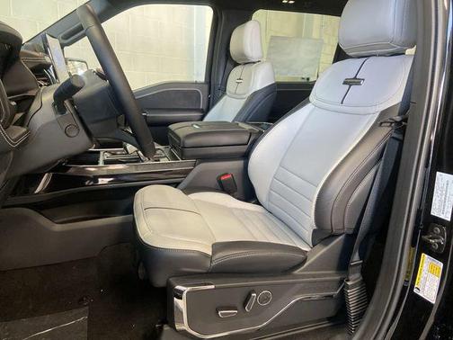 2025 Ford F-150 Lightning Platinum