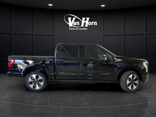 2025 Ford F-150 Lightning Platinum