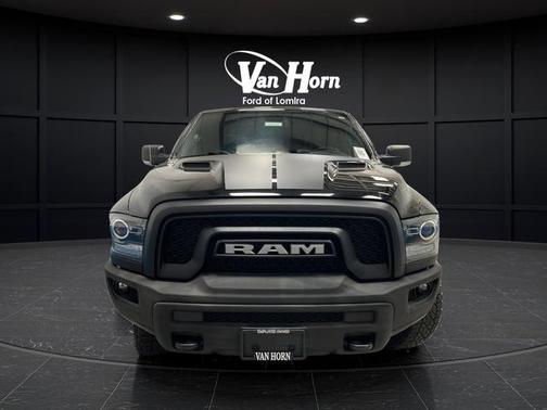 Diamond Black Crystal Pearlcoat 2021 RAM 1500 Classic SLT