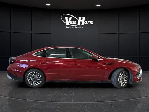 2024 Hyundai SONATA Hybrid SE