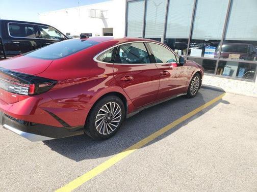 2024 Hyundai SONATA Hybrid SE
