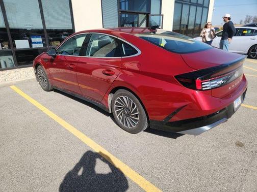 2024 Hyundai SONATA Hybrid SE