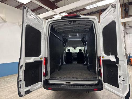 Oxford White 2024 Ford Transit-250 Base