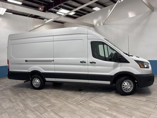 Oxford White 2024 Ford Transit-250 Base