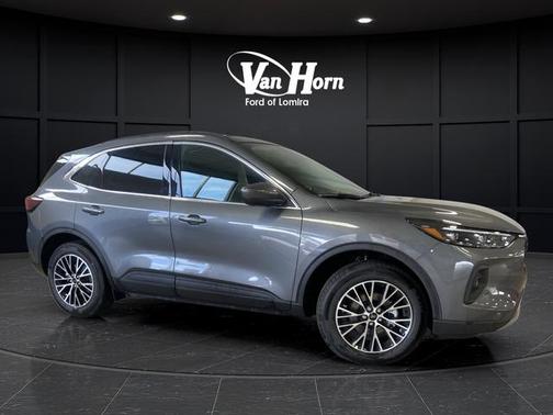 Carbonized Gray Metallic 2025 Ford Escape PHEV SE