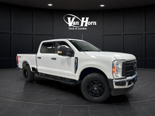 Oxford White 2024 Ford F-250 XLT