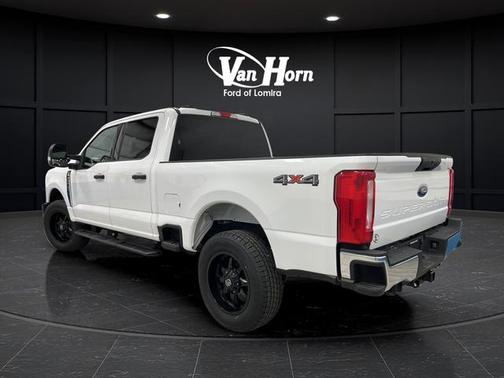 Oxford White 2024 Ford F-250 XLT