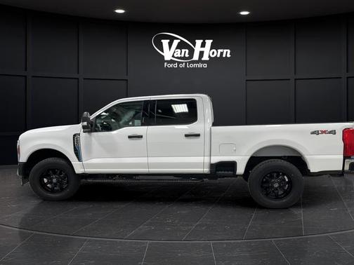 Oxford White 2024 Ford F-250 XLT