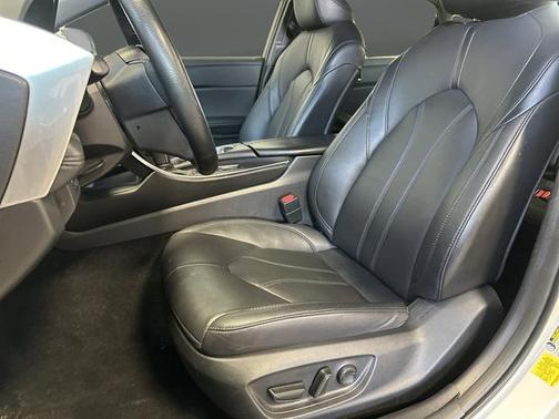 2022 Toyota Avalon XLE