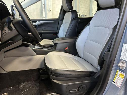 2026 Ford Escape PHEV SE