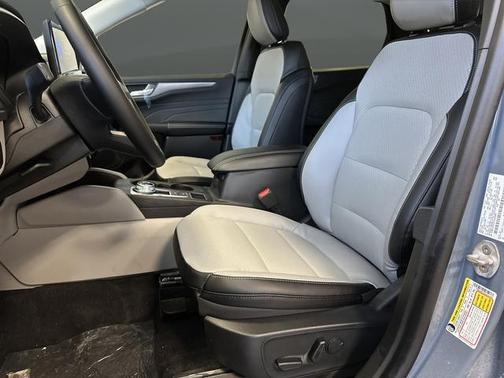 2026 Ford Escape PHEV SE