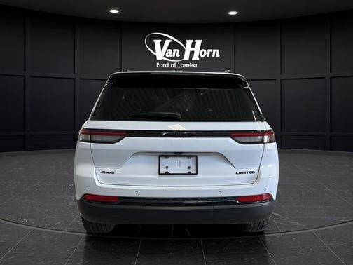 Bright White Clearcoat 2025 Jeep Grand Cherokee Limited
