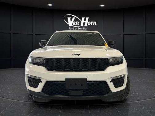 Bright White Clearcoat 2025 Jeep Grand Cherokee Limited