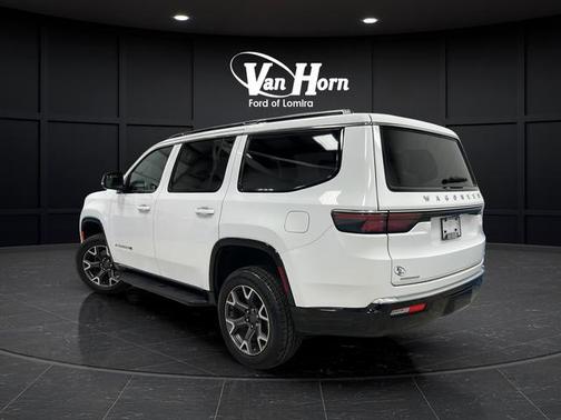Bright White Clearcoat 2023 Jeep Wagoneer Series III 4x4
