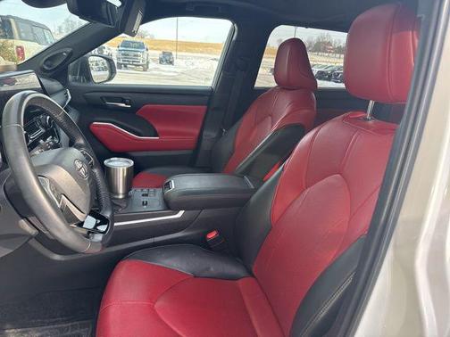 2023 Toyota Highlander XSE