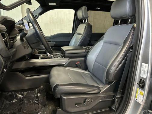 2024 Ford F-150 Lightning LARIAT