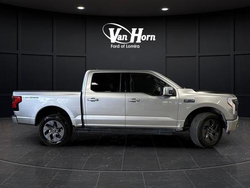 2024 Ford F-150 Lightning LARIAT