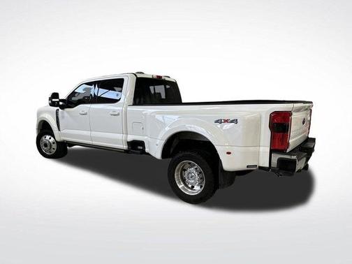 2023 Ford F-450 Lariat