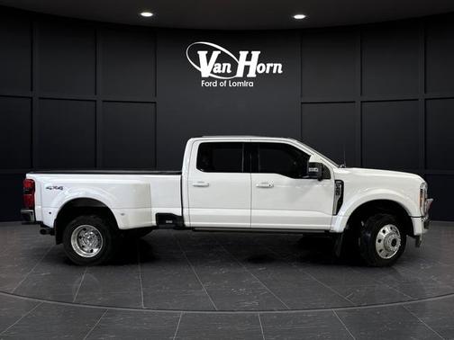 2023 Ford F-450 Lariat
