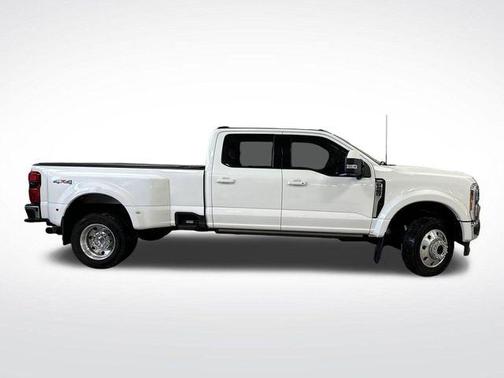 2023 Ford F-450 Lariat