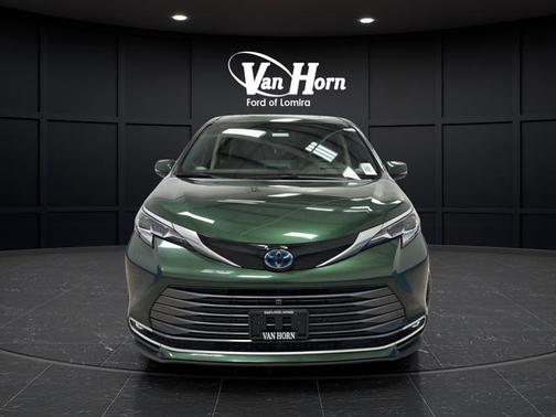 Cypress 2021 Toyota Sienna Platinum 7 Passenger