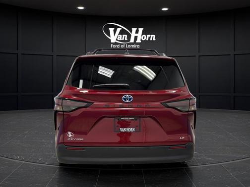 Ruby Flare Pearl 2025 Toyota Sienna LE