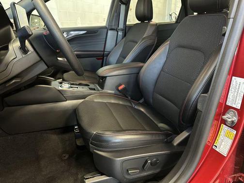 2025 Ford Escape ST-Line Elite