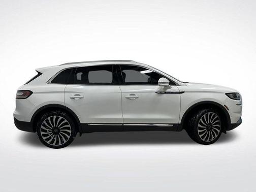 2022 Lincoln Nautilus Black Label