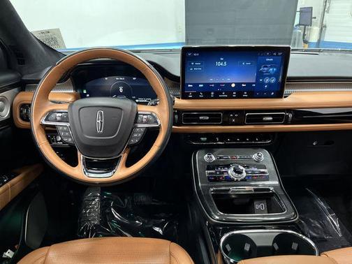 2022 Lincoln Nautilus Black Label