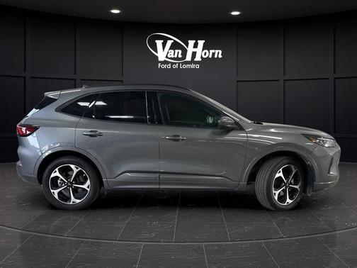 2025 Ford Escape ST-Line Elite
