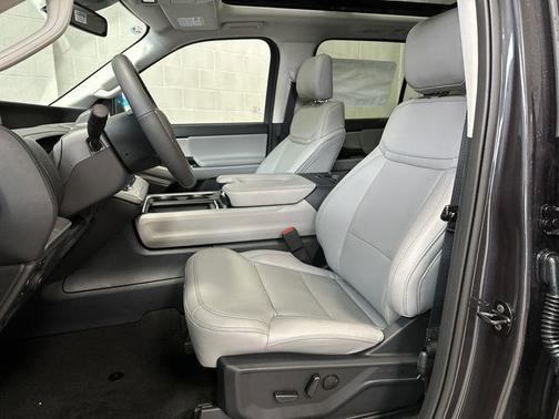 2025 Ford Expedition Max Active 4x4