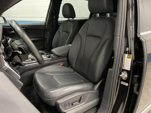 2022 Audi Q7 55 Premium Plus