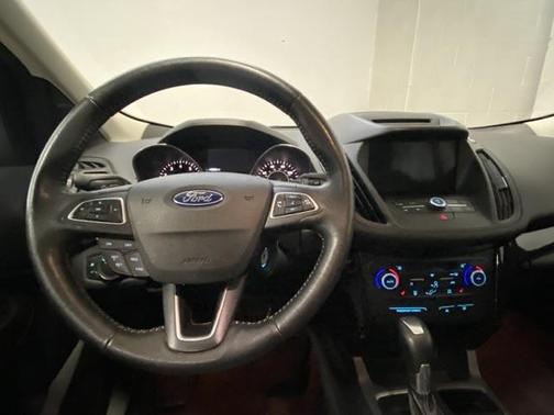Ruby Red Metallic Tinted Clearcoat 2018 Ford Escape SE