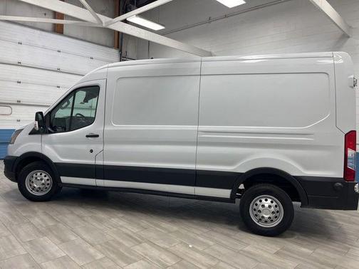 Oxford White 2024 Ford Transit-250 Base