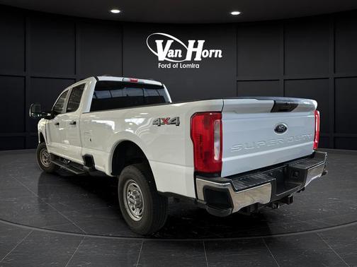 Oxford White 2025 Ford F-250 XL