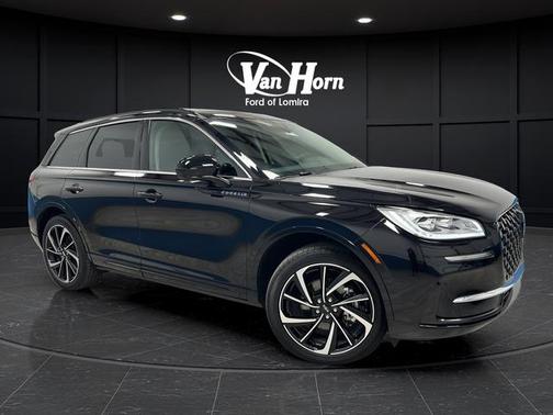 Black Metallic 2025 Lincoln Corsair Grand Touring