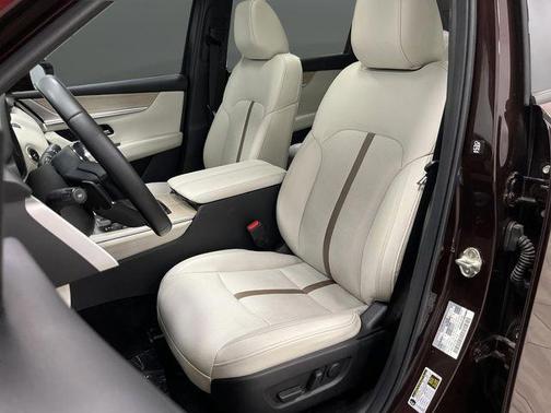 2024 Mazda CX-90 PHEV Premium Plus