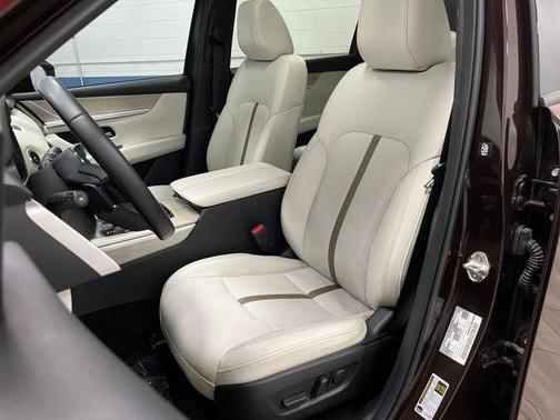 2024 Mazda CX-90 PHEV Premium Plus